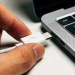 USB C insert the Laptop USB C Port